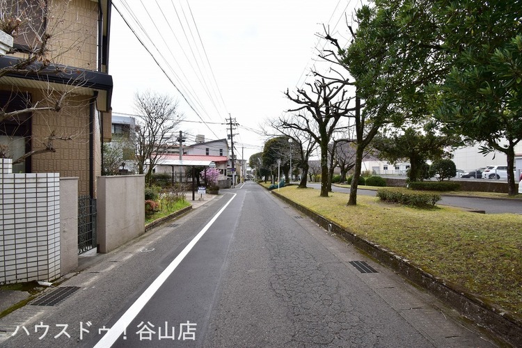 外観 【前面道路】