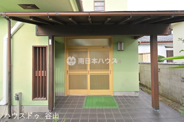 その他 威厳を感じるエントランス