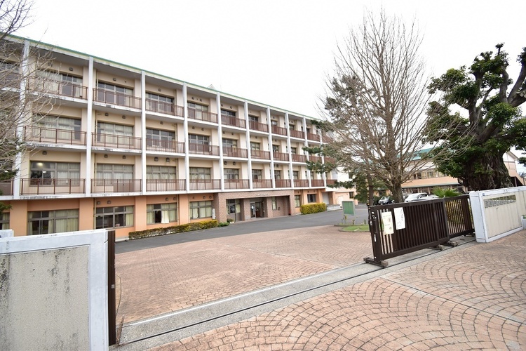 周辺 丹波小学校【指宿市立丹波小学校】指宿市湯の浜3丁目にある小学校です 徒歩 約24分（約1900m）