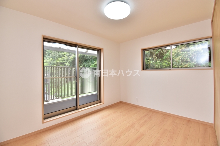 内装 【洋室6帖】