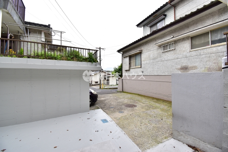 外観 【前面道路】