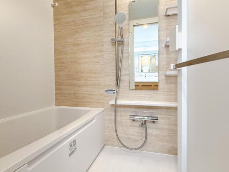 風呂 高級感を演出する内装。くつろぎのスペースにも、癒しのスペースにもなる心休まる空間です。