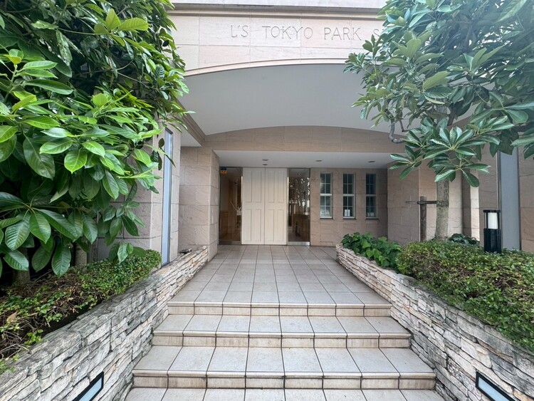 その他 上質感漂う玄関アプローチです。