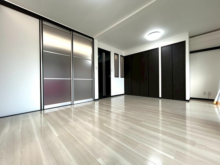 その他 清かで艶やかな時間をもたらしてくれる室内です。