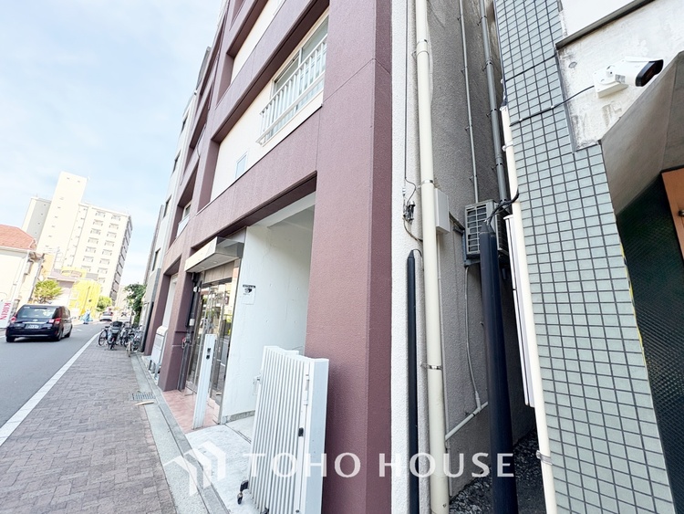 その他 【ENTRANCE】◆家族◆家で家族と過ごす時間は限られている。帰りを待つ家族の元へと急ぐときの弾む思い。そんな思いを引き立てる邸宅。