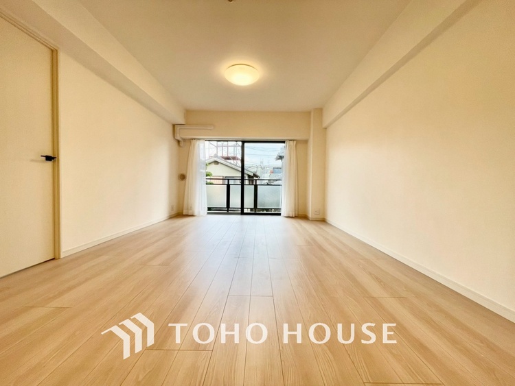 内装 【LIVING】◆陽光◆が差し込む。家族が一緒に過ごす空間は明るく、そして居心地よく。