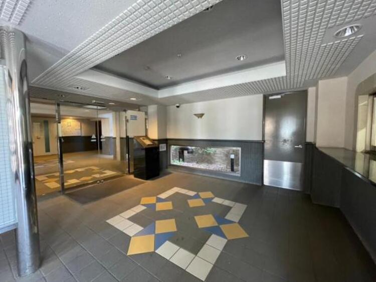 その他 遅い時間のご帰宅にも安心のオートロックマンションです