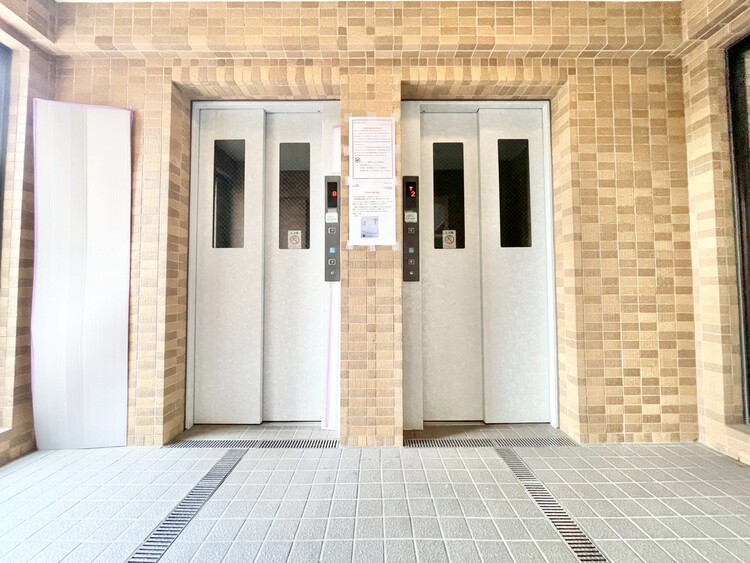 設備 エレベーターの管理も、きちんと行き届いてます。