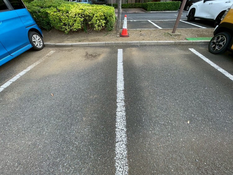 駐車場 本物件の駐車スペースです。車種制限のある場合もございますので、お気軽にお問い合わせくださいませ。