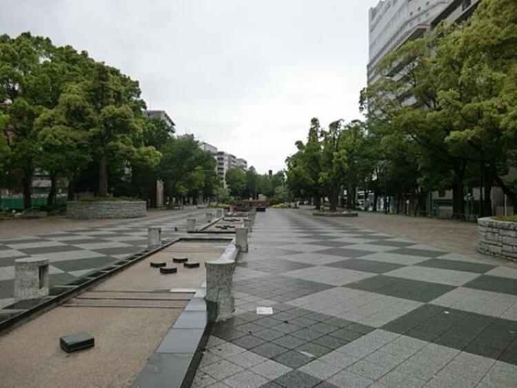 周辺 大通り公園 640m