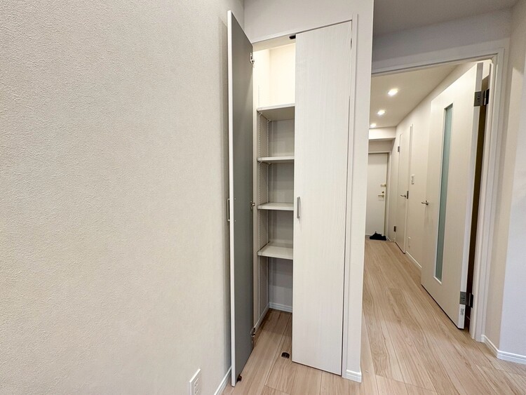 その他 収納スペースが付いていて、お部屋を広く使っていただけます。