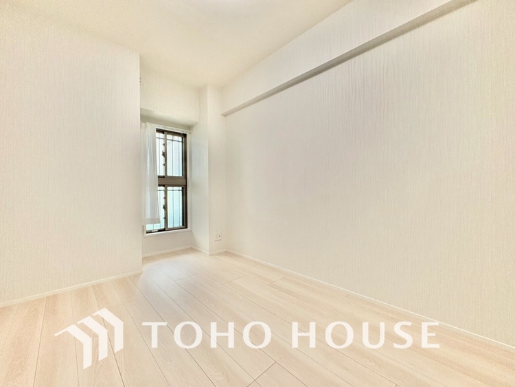 内装 使いやすく、明るい和室。子供部屋や趣味のお部屋にご利用できます。ご自身で家具などを配置し、素敵な空間を創り上げられます。