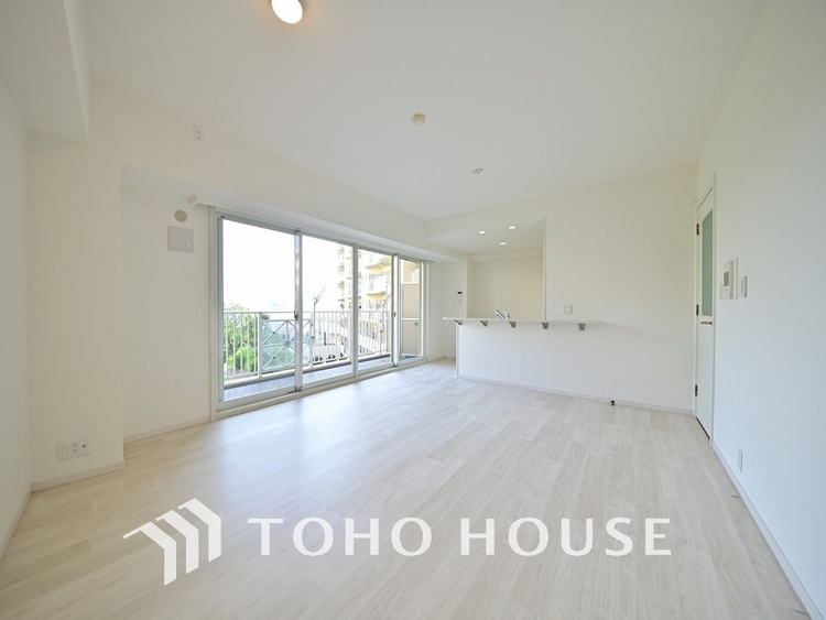 内装 家族みんなが爽やかに過ごせるように、光をたっぷり取り込んだLDK