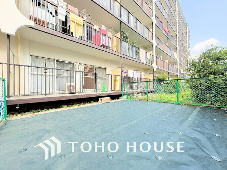 その他 広いお庭はガーデニングなど、ご家族の楽しめる場所の一つに