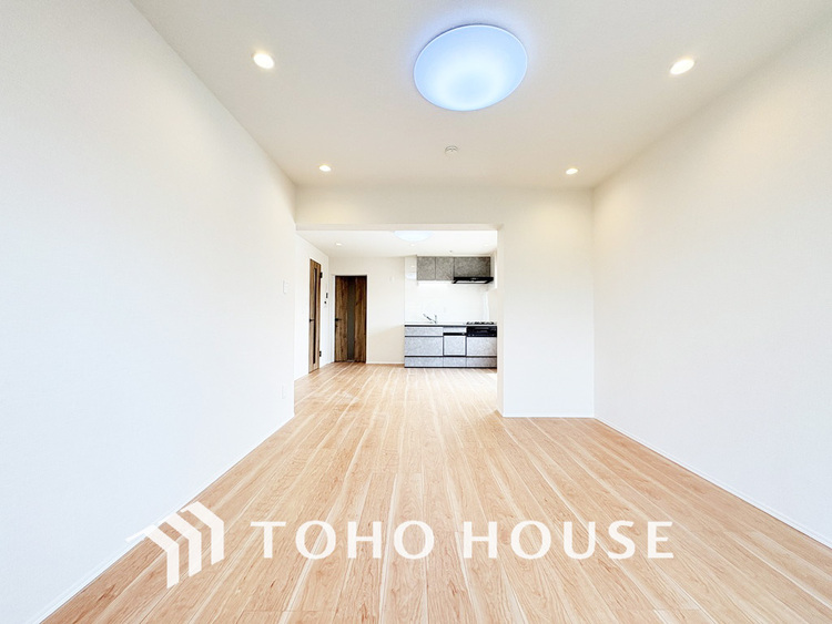 内装 広がりのある住空間、家族が集まるリビング・ダイニング