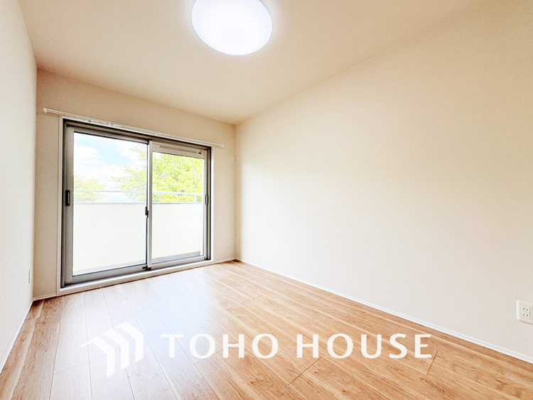 内装 1日の疲れを癒し、心地よく寛げるようゆったりとした広さをしています