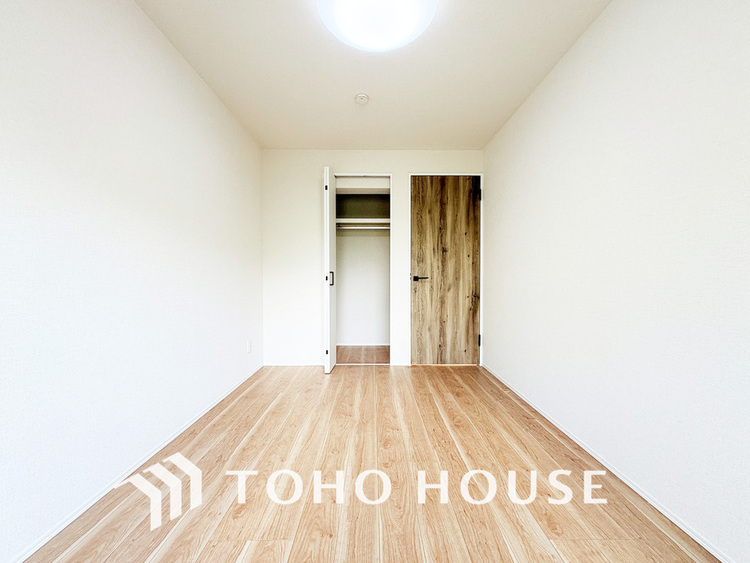 内装 シンプルですっきりとした室内は飽きのこない居心地の良い雰囲気です