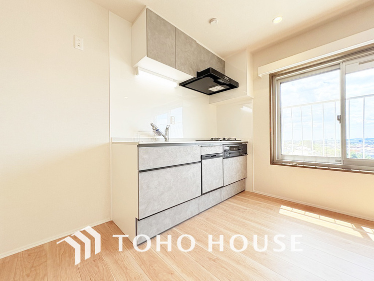 キッチン シンプルな部屋の雰囲気に溶け合うナチュラルキッチン