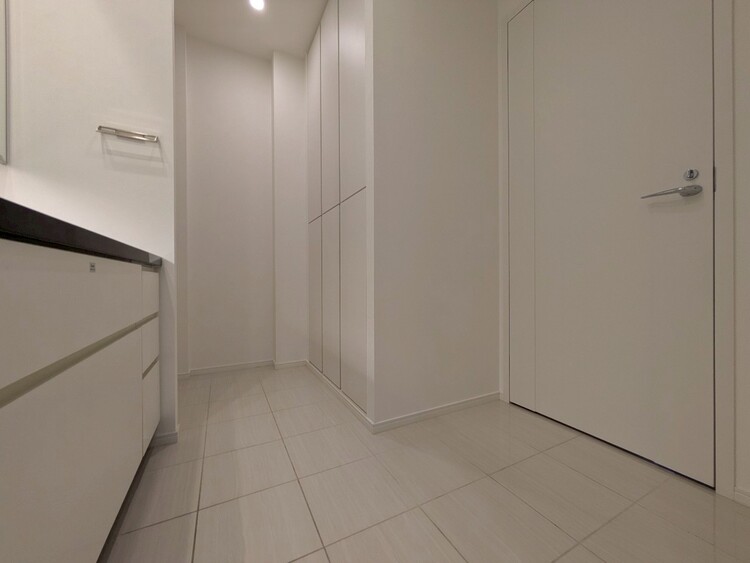 その他 十分な広さの脱衣所。