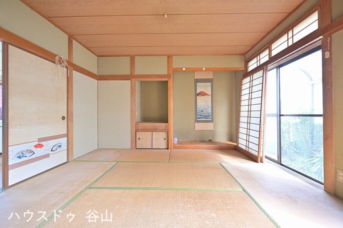 春山町　中古戸建の物件画像