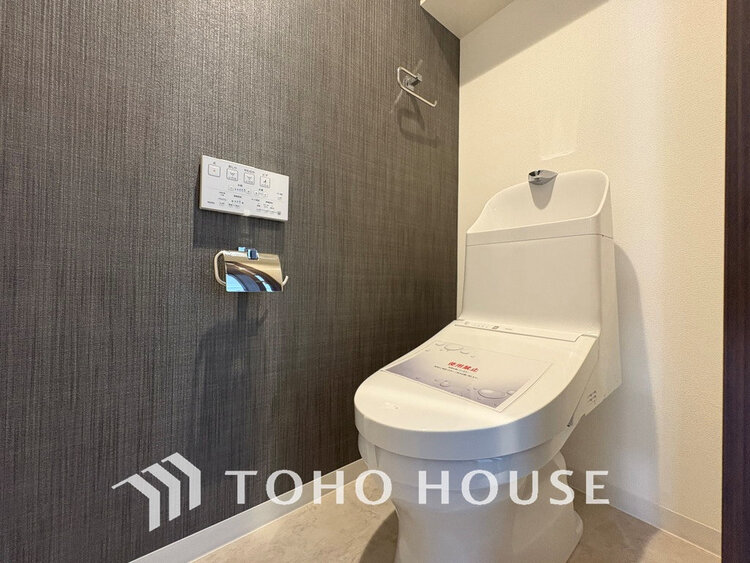 トイレ トイレには快適な温水洗浄便座付