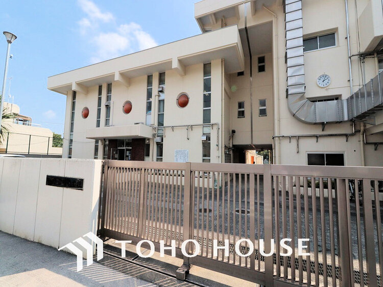 周辺 横浜市立岩崎小学校　距離600ｍ