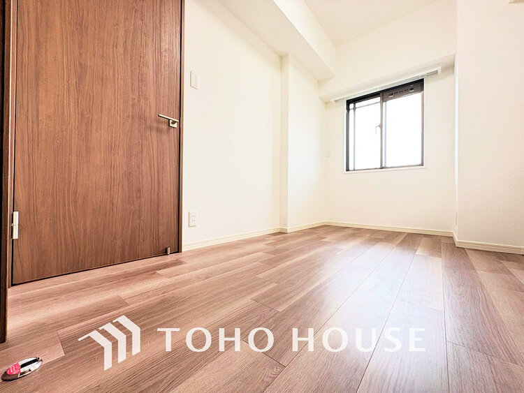 内装 採光もある洋室は、くつろぎのひと時を過ごすのにぴったり