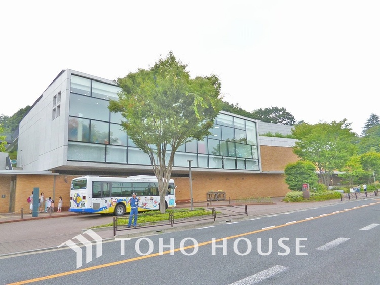 周辺 藤子・Ｆ・不二雄ミュージアム　距離1300m