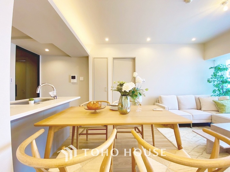 内装 【LIVING】◆Sunshine◆光が燦々と入り、いるだけで気持ちいい。「開放的でゆとりあるお部屋です。」