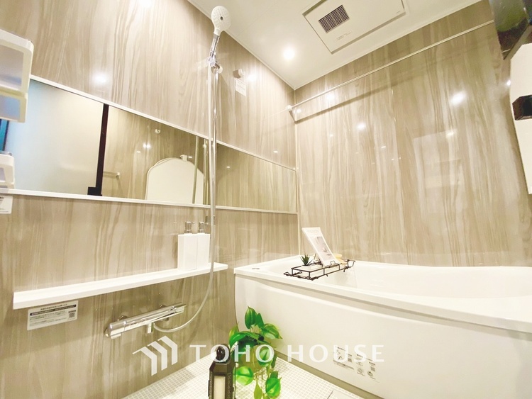 風呂 【BATHROOM】◆プライベートな空間◆simpleだからrelaxできるんです。こころもからだもキレイさっぱり。