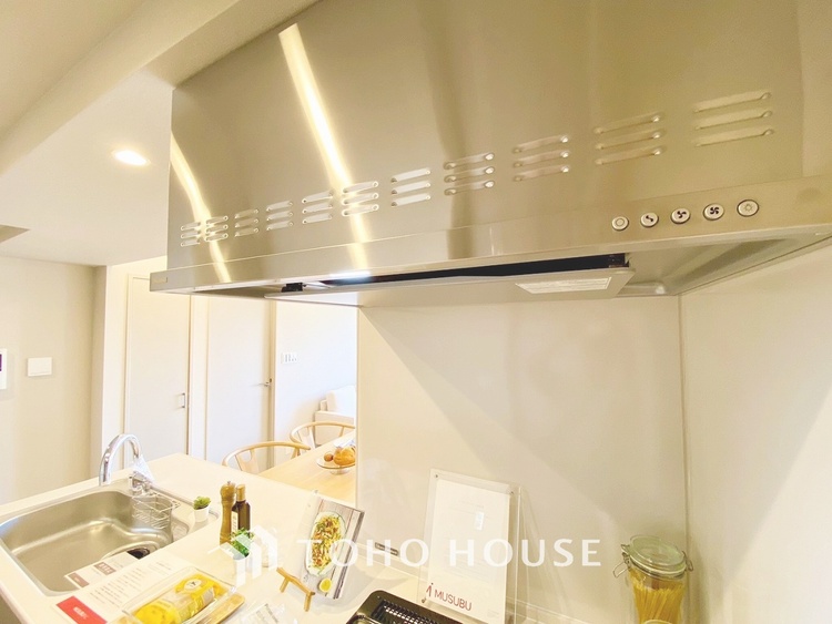 その他 【KITCHEN】◆開放的◆後片付けが楽なシステムキッチン。収納スペースの充実！