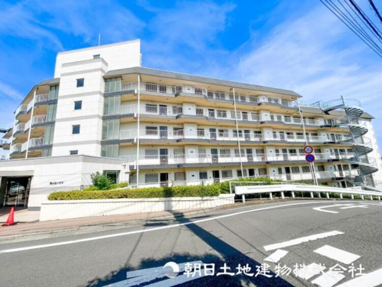 外観 【外観写真】時間のゆとりと空間、爽やかな陽光がもたらす光と風を贅沢なまでに感じる暮らしがここに始まります。