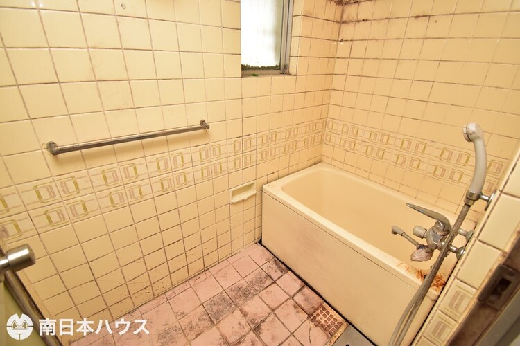 風呂 【浴室】窓付きの浴室です♪