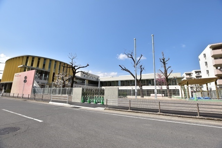 周辺 学校法人時任学園　太陽の子幼稚園【学校法人時任学園　太陽の子幼稚園】鹿児島市鴨池新町にある幼稚園です。教育目標　「太陽のように明るく生き生きとすなおにかしこく」 徒歩 約3分（約200m）