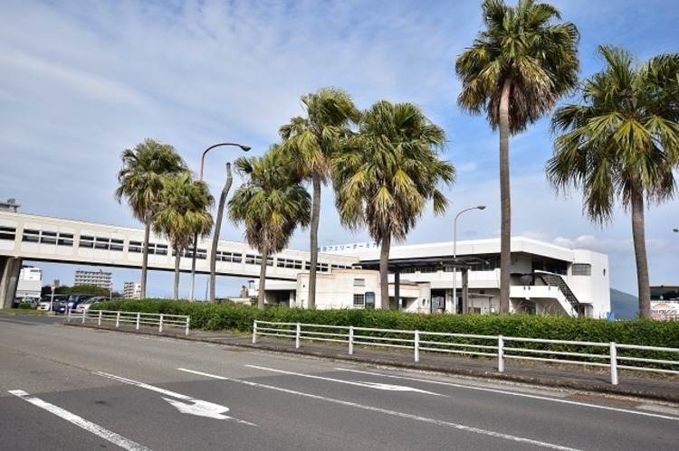 周辺 鴨池フェリーターミナル【鴨池フェリーターミナル】鹿児島市鴨池新町にある船着き場です。営業時間　4時30分〜23時30分(フェリー運航時間に合わせて開館)駐車場あり（無料） 約490m