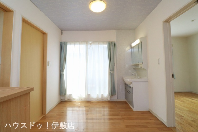 内装 【2Fホール】