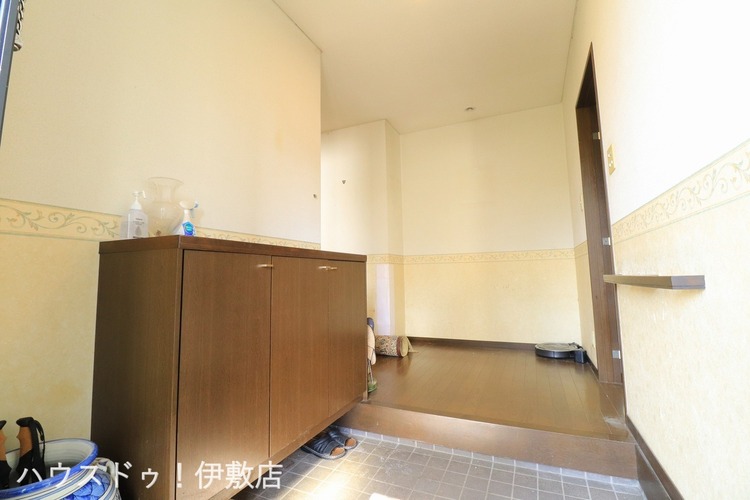 玄関 【玄関】弊社にて無料でリフォーム見積もり致します。ワンストップサービスで物件の購入からリフォーム工事まで弊社にお任せ下さい。