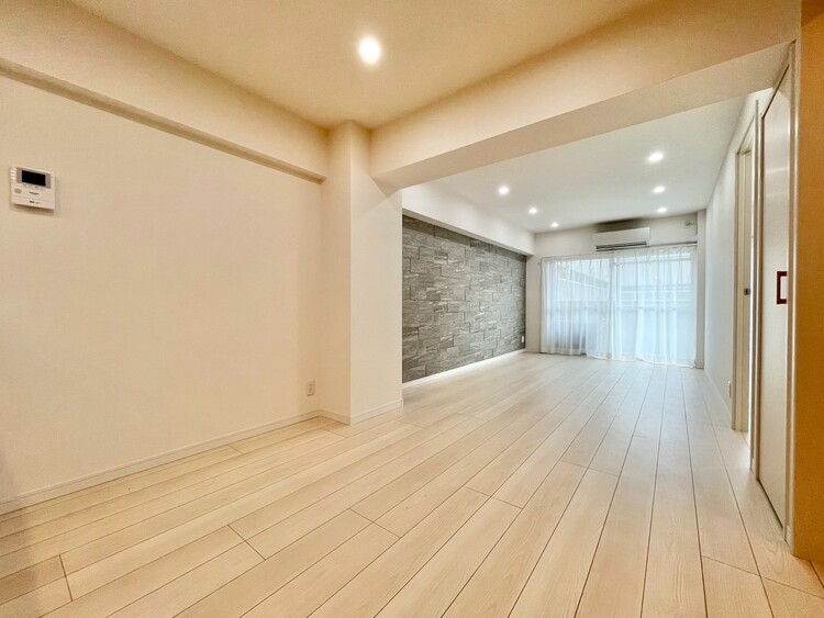 居間 快適に過ごす毎日を求めて、暮らしの中でご自身の「マイホーム」に創り上げてください。