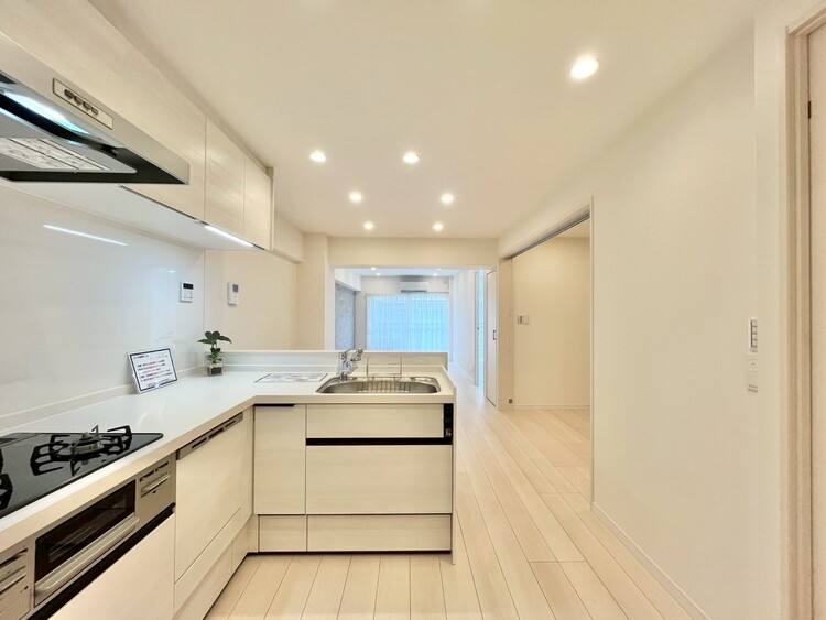 キッチン 洗練されたスタイリッシュなデザイン性と使いやすさを備えた仕様。