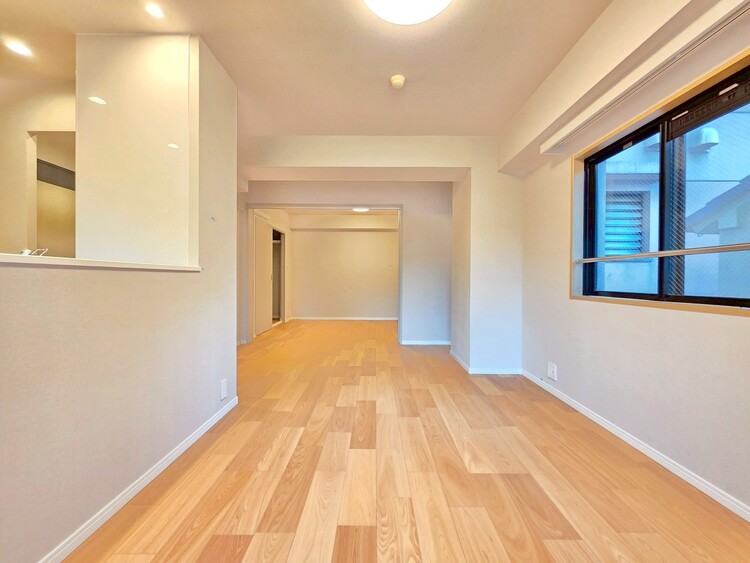 居間 快適に過ごす毎日を求めて、暮らしの中でご自身の「マイホーム」に創り上げてください。