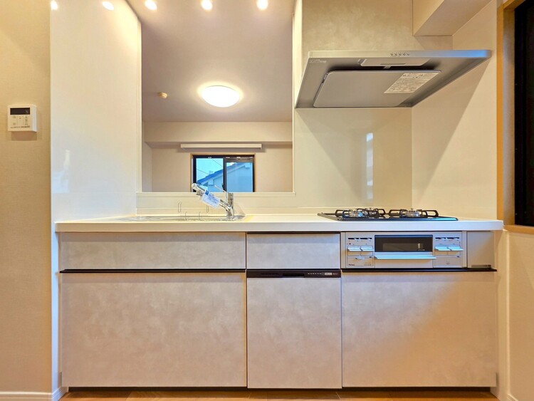 キッチン 洗練されたスタイリッシュなデザイン性と使いやすさを備えた仕様。