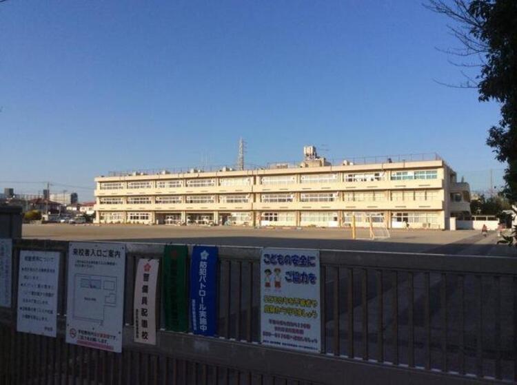 周辺 浦安市立美浜北小学校