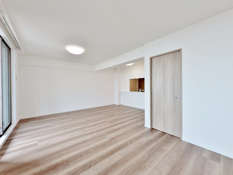 居間 飾り過ぎないシンプルな内装と偏り過ぎないデザインで統一しました。