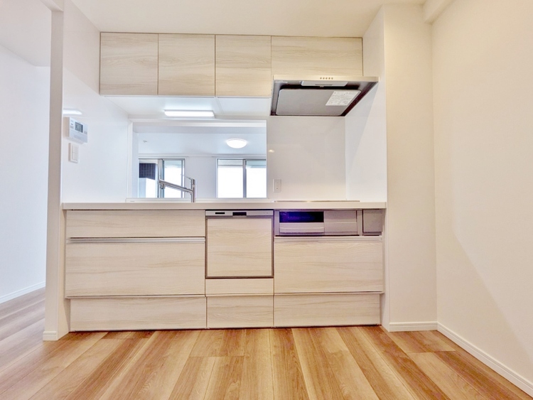 キッチン スマートな意匠と充実の機能を備えたキッチンが、暮らしにおいしい彩りを添えます。