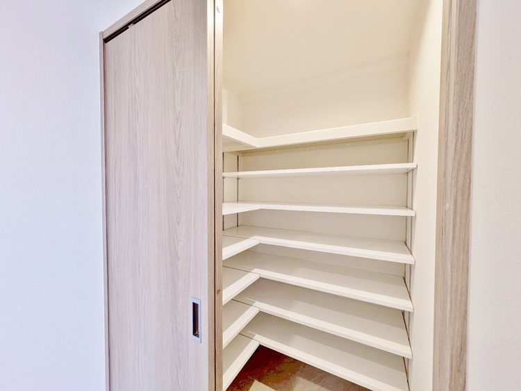 収納 居室にはクローゼットがあり、荷物もスッキリ収納して快適にお過ごしいただけます。
