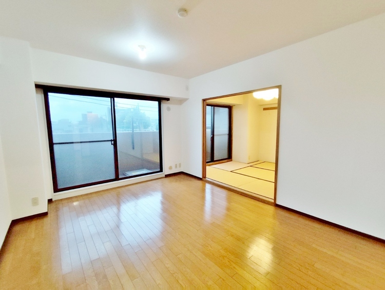 居間 飾り過ぎないシンプルな内装と偏り過ぎないデザインで統一しました。