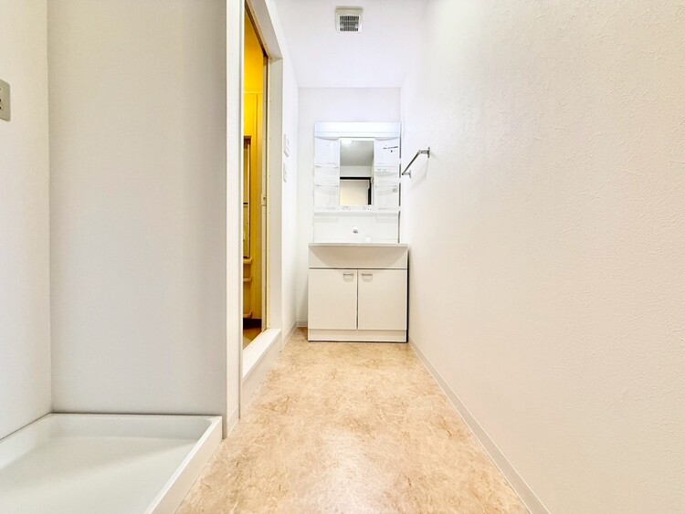 洗面 清潔感と心地よさを重視した、上質感漂うパウダールーム。