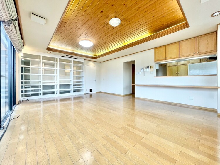 居間 豊かな居住性と、安心感を満たすクオリティが見事に調和した住空間。