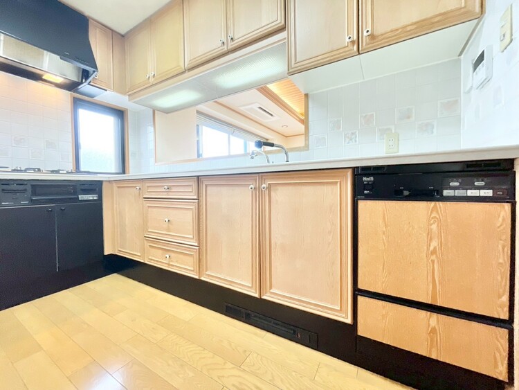 キッチン 洗練されたスタイリッシュなデザイン性と使いやすさを備えた仕様。