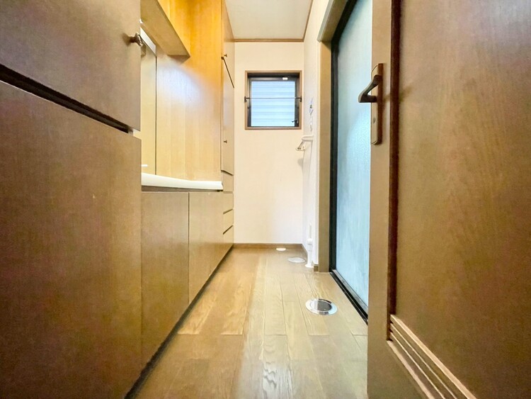 洗面 清潔感と心地よさを重視した、上質感漂うパウダールーム。